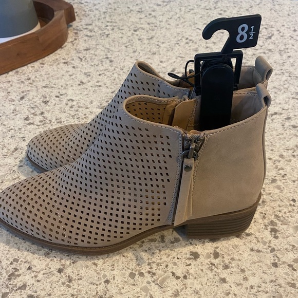 Shoes - Tan ankle boots